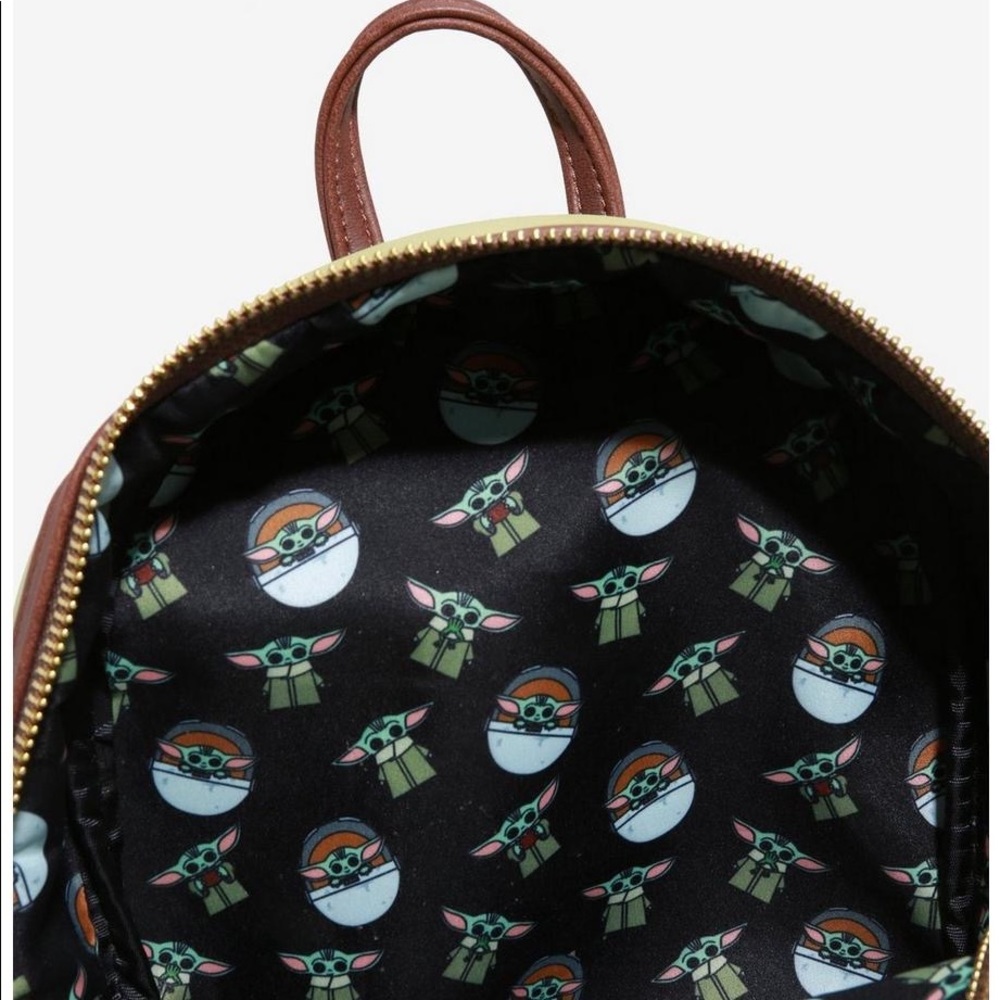 New Baby Yoda Loungefly Backpack - Picture 6 of 6